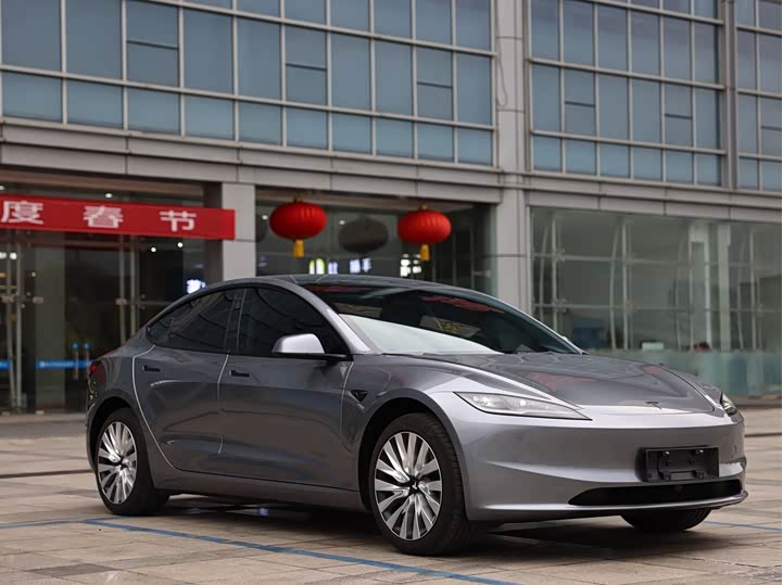 Photo 3 - Tesla Model 3