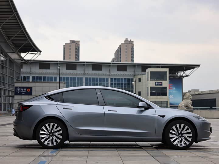 Photo 8 - Tesla Model 3