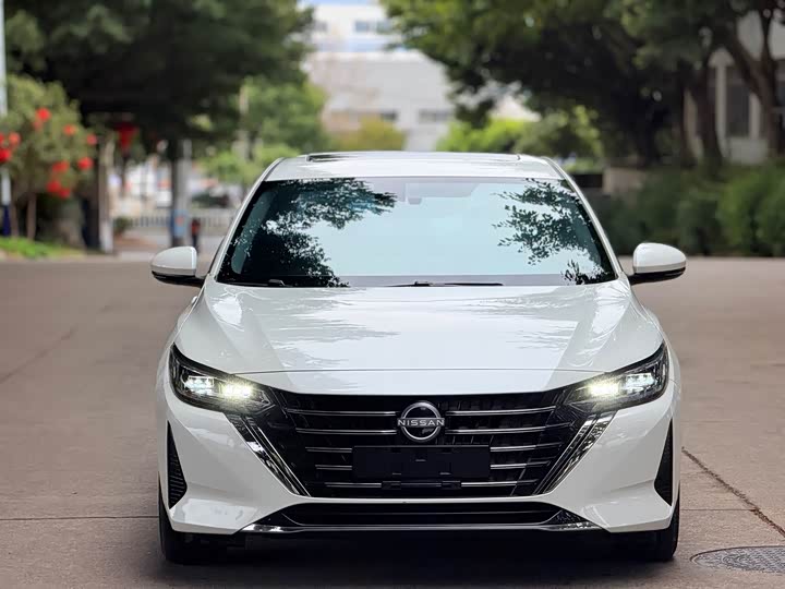 Фото 2 - Nissan Sylphy