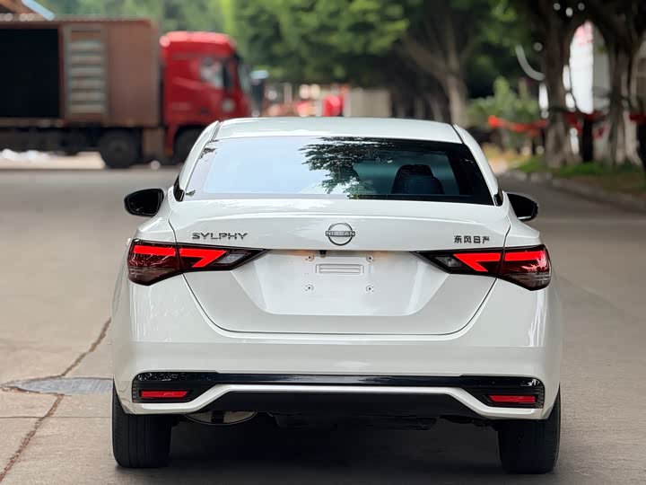 Фото 8 - Nissan Sylphy