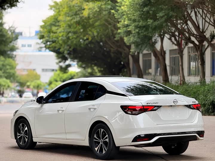 Фото 9 - Nissan Sylphy