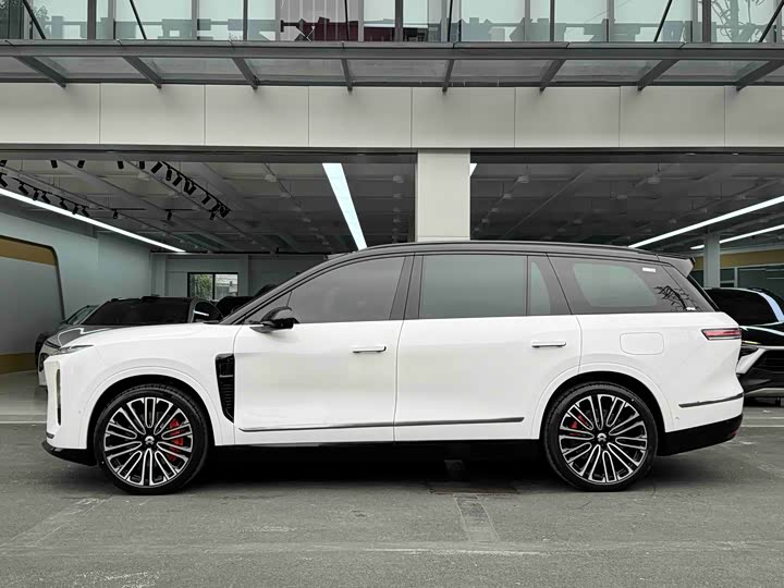 Фото 4 - Nio ES8