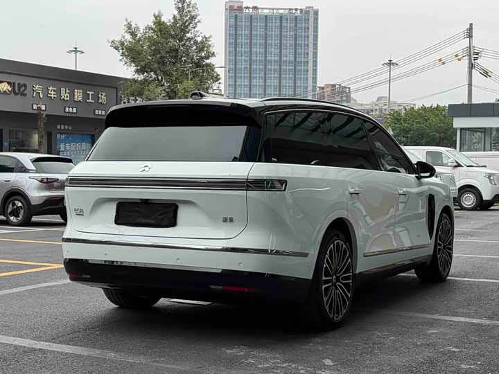 Фото 7 - Nio ES8