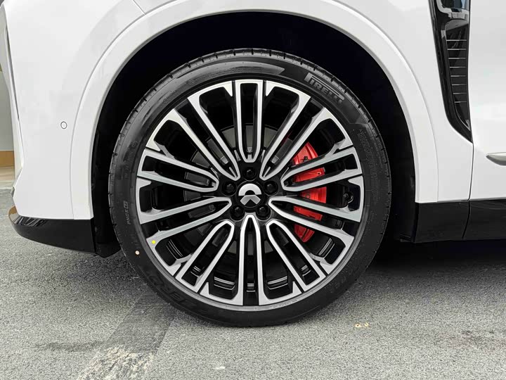 Фото 9 - Nio ES8