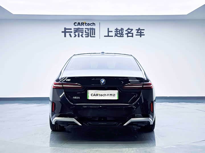 Фото 6 - BMW i5