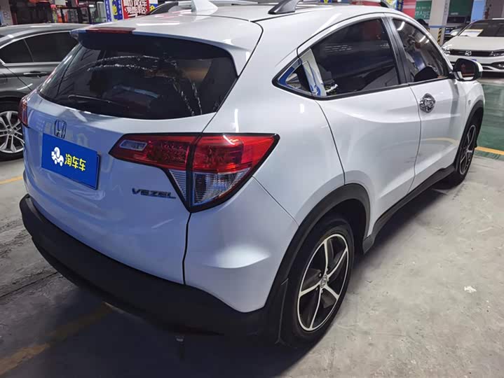 Фото 3 - Honda Vezel