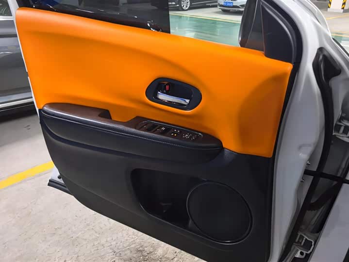 Фото 7 - Honda Vezel