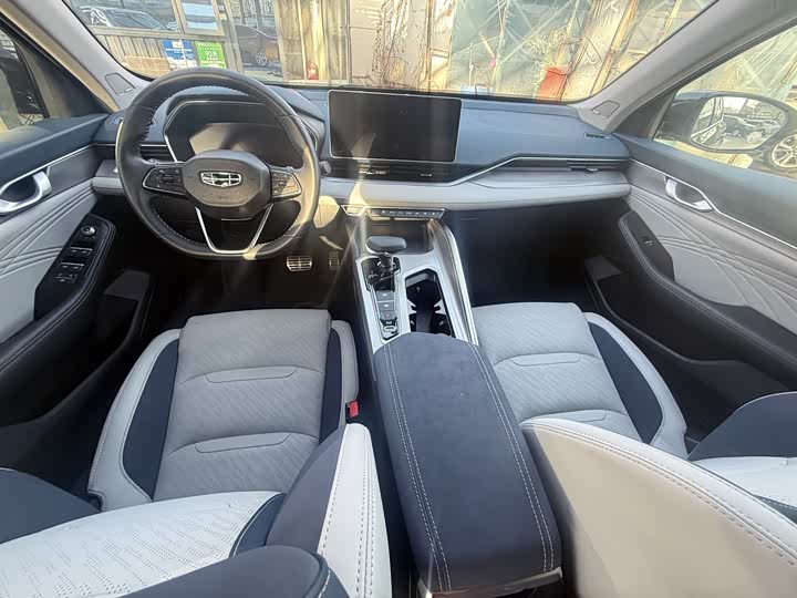 Фото 5 - Geely Preface L