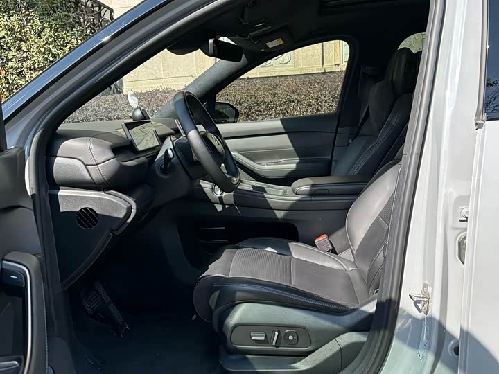 Фото 6 - Nio ES6