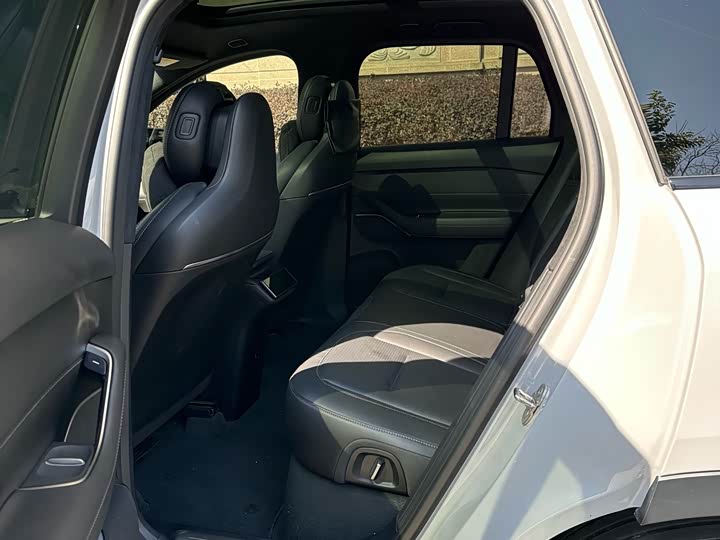 Фото 9 - Nio ES6