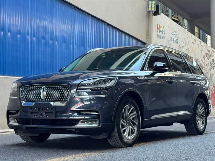 Фото 1 - Lincoln Aviator