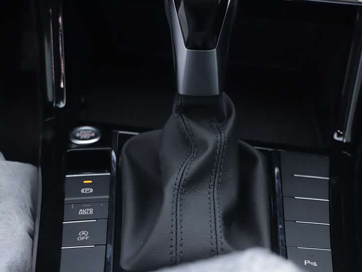 Фото 9 - Volkswagen Passat