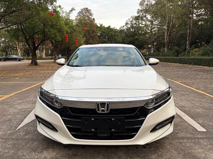 Фото 2 - Honda Accord