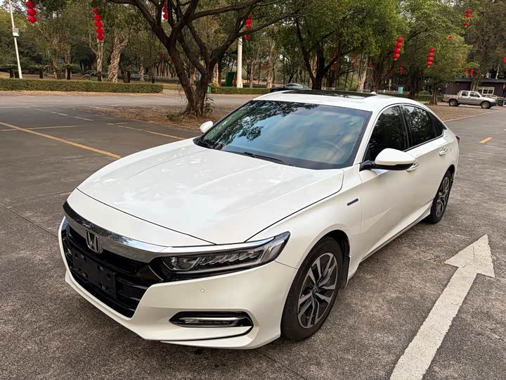 Фото 4 - Honda Accord