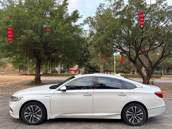 Фото 7 - Honda Accord