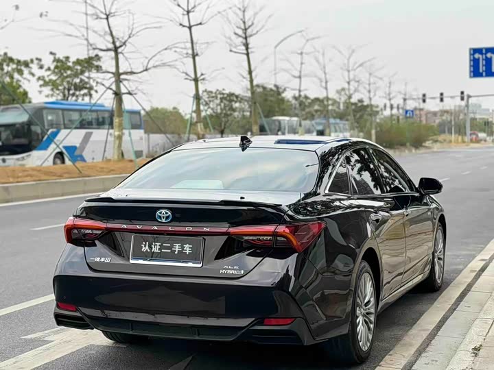 Фото 9 - Toyota Avalon