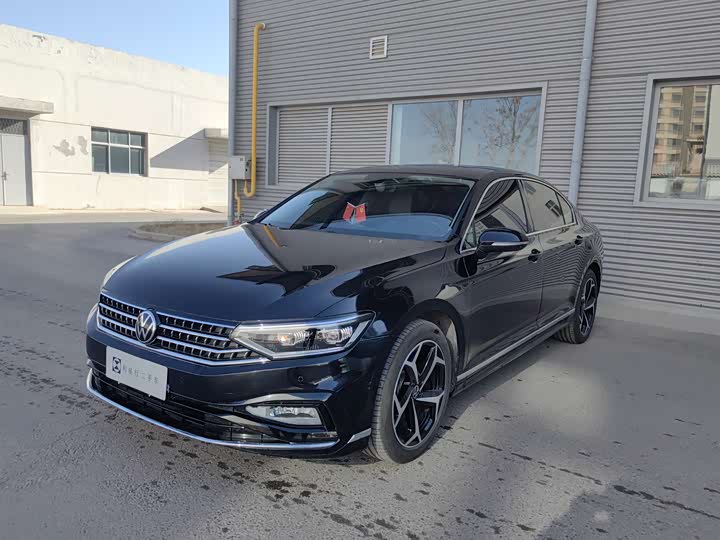 Фото 1 - Volkswagen Magotan