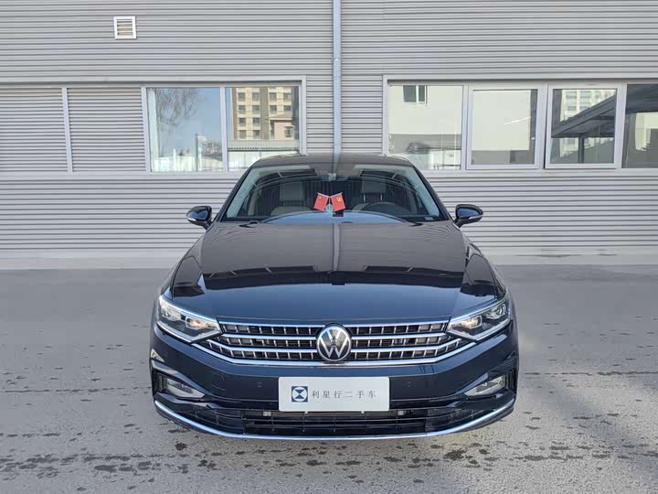 Фото 2 - Volkswagen Magotan