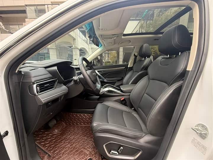 Фото 6 - Geely Atlas