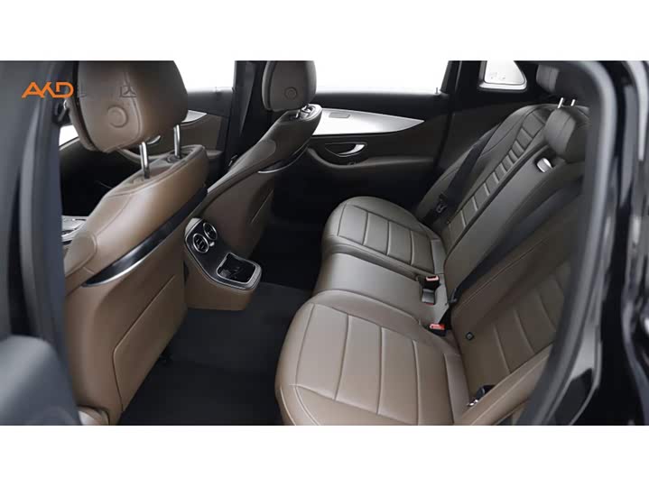 Photo 7 - Mercedes-Benz E-Class