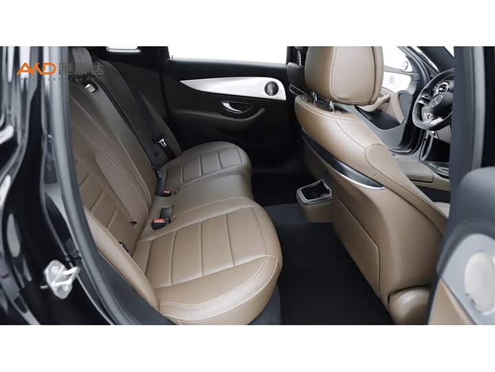 Photo 8 - Mercedes-Benz E-Class