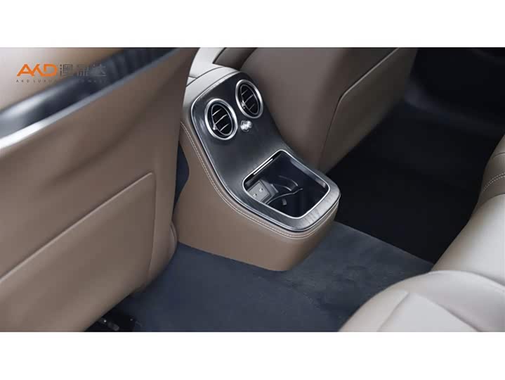 Photo 9 - Mercedes-Benz E-Class