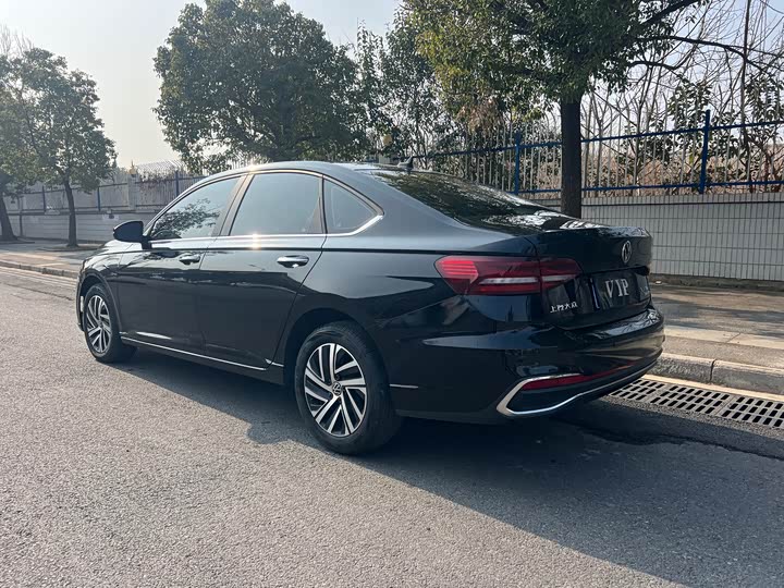 Фото 8 - Volkswagen Lavida