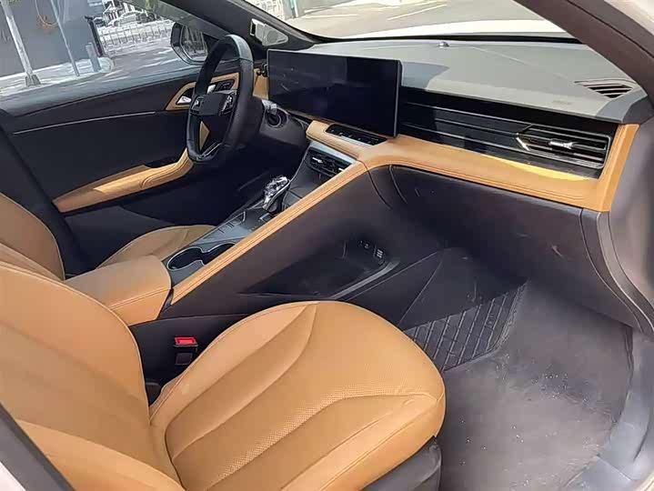 Фото 7 - Roewe RX5