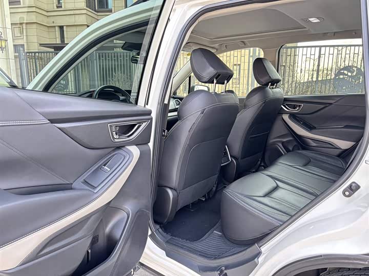 Photo 3 - Subaru Forester