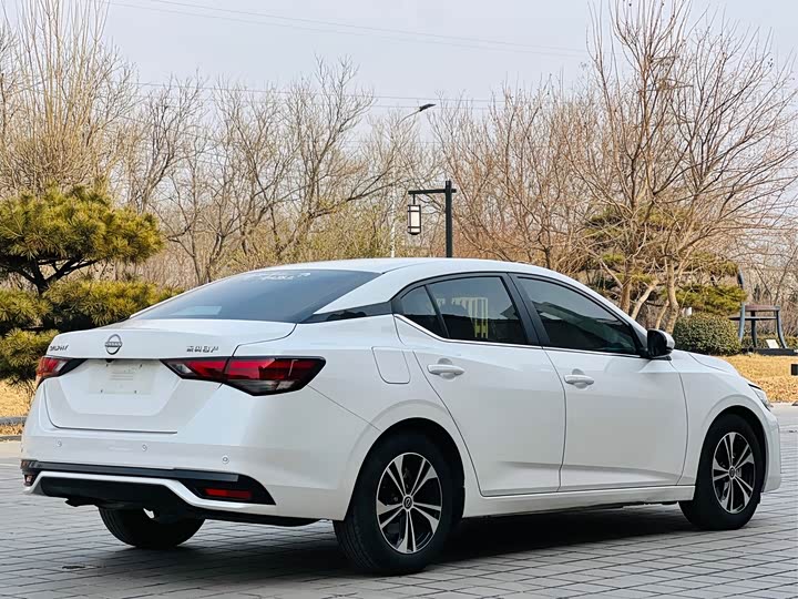 Фото 3 - Nissan Sylphy