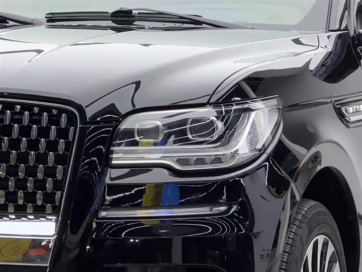 Фото 3 - Lincoln Navigator