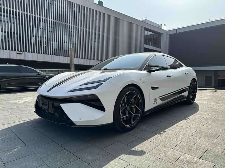 Фото 1 - Lotus Emeya