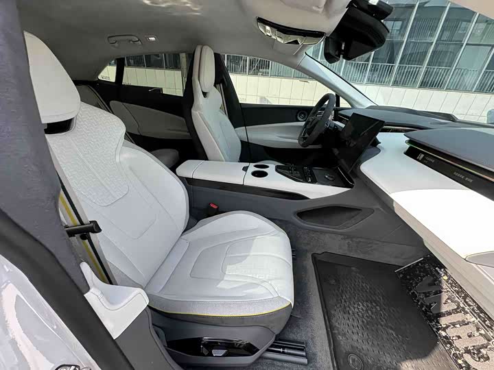 Фото 5 - Lotus Emeya