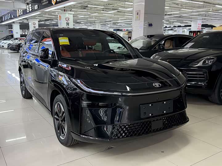 Photo 3 - Toyota bZ3X