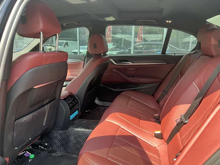 Фото 5 - BMW 5 Series Hybrid