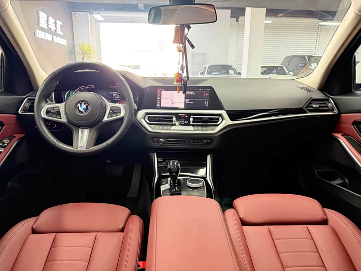 Photo 6 - BMW 3 Series