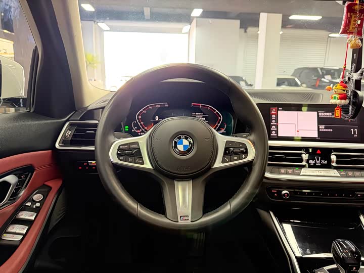 Photo 8 - BMW 3 Series