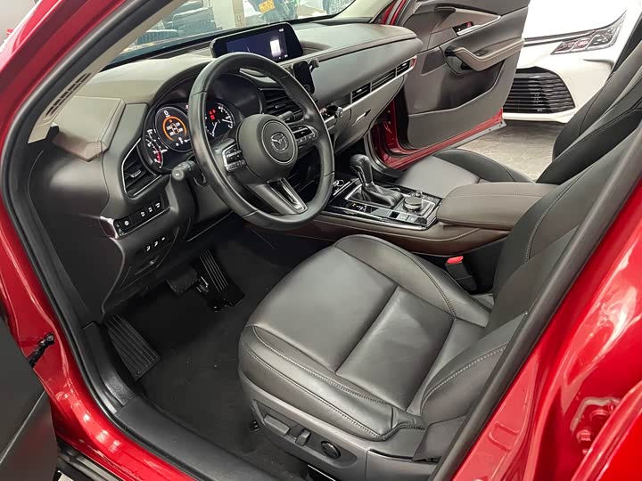 Фото 5 - Mazda CX-30