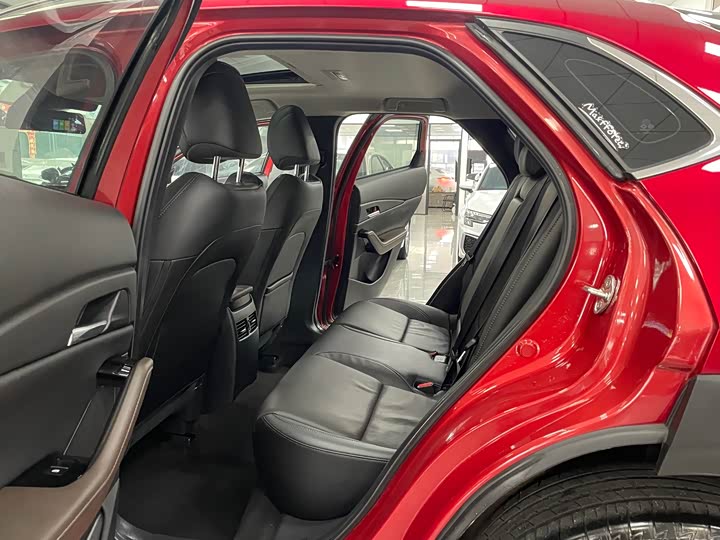 Фото 6 - Mazda CX-30