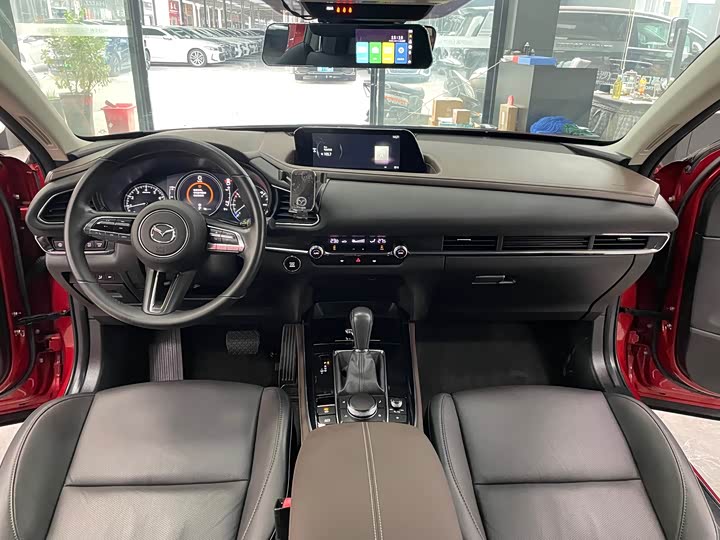 Фото 8 - Mazda CX-30