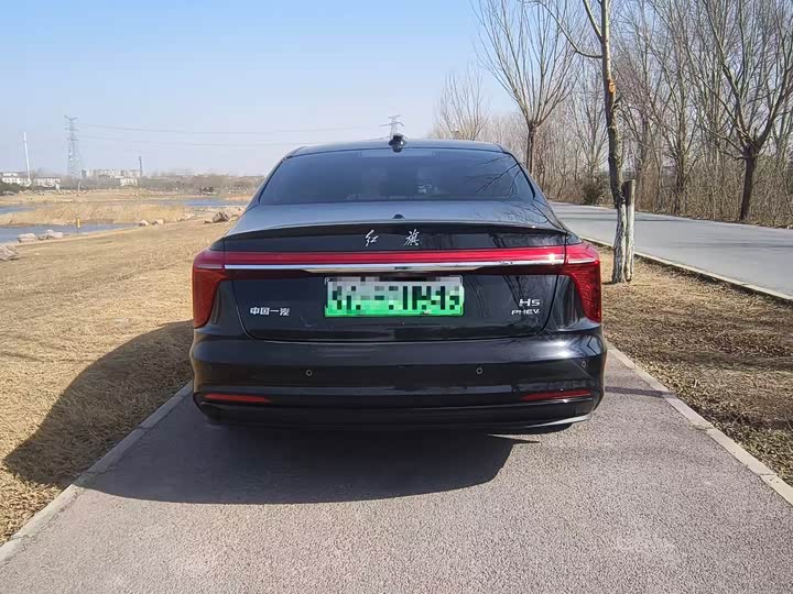 Фото 8 - Hongqi H5 Hybrid