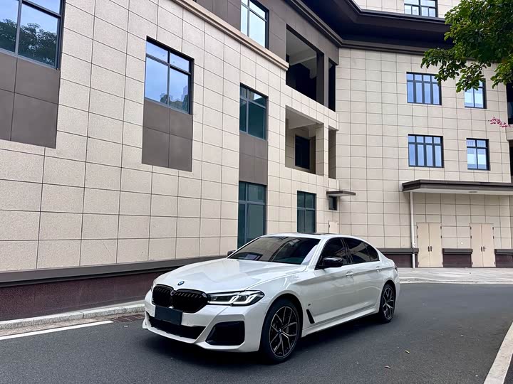 Фото 2 - BMW 5 Series