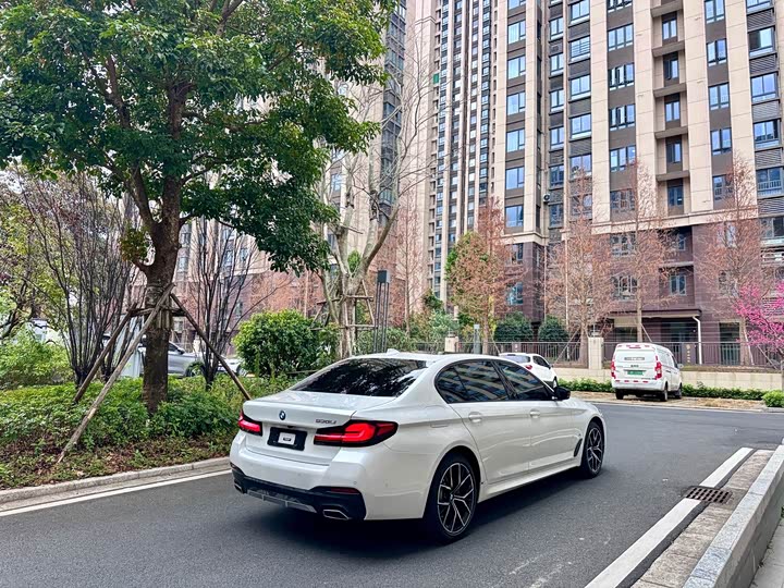 Фото 5 - BMW 5 Series