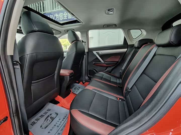 Фото 7 - Geely Coolray