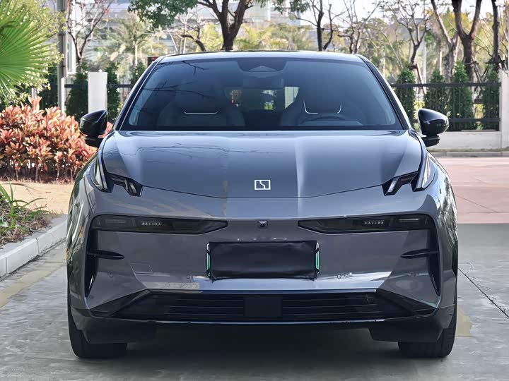 Фото 2 - Zeekr X