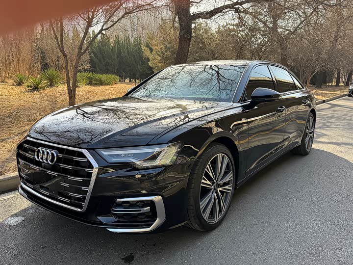 Фото 1 - Audi A6L