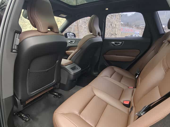 Фото 6 - Volvo XC60