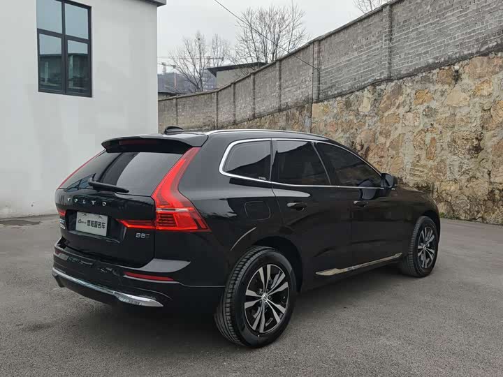 Фото 8 - Volvo XC60