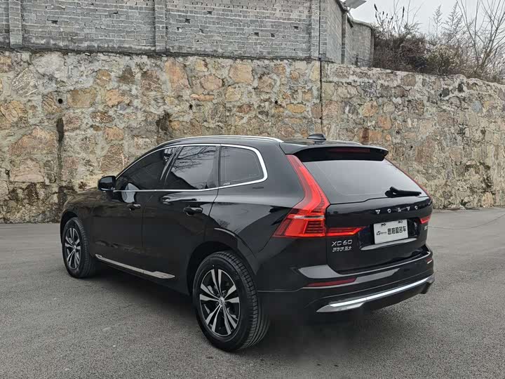 Фото 9 - Volvo XC60