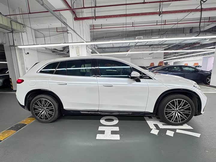 Фото 9 - Mercedes-Benz EQS SUV